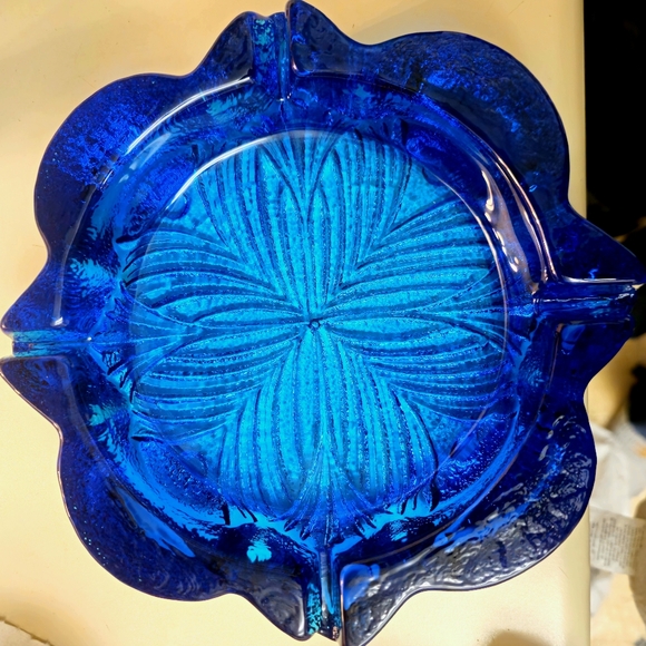Blue Glass Decorative Ash Tray/Coin Dish - Picture 3 of 3